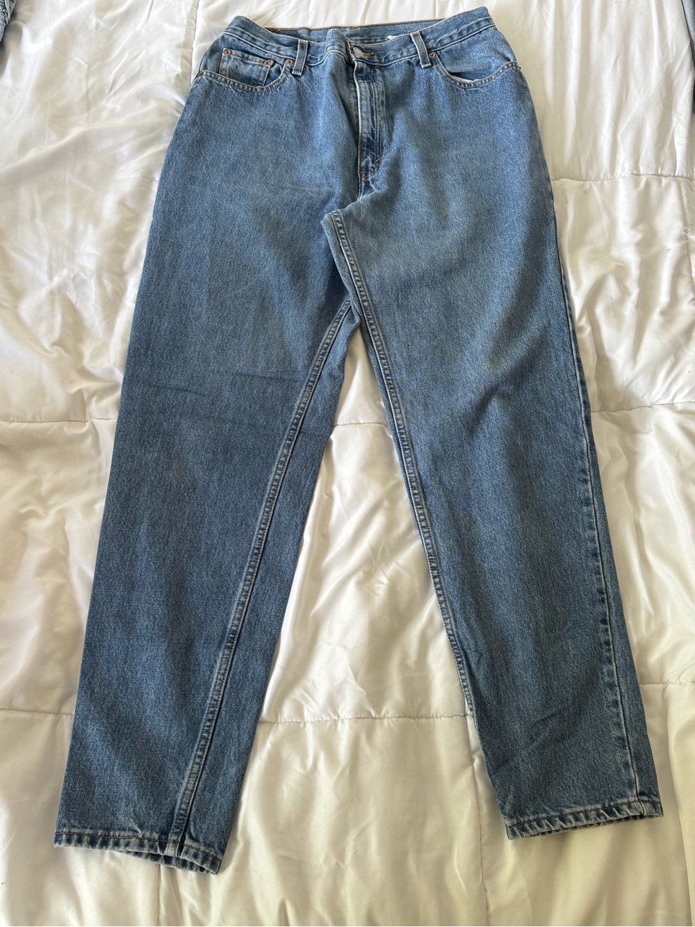 Classic ladies Blue Levis 550 relaxed fit tapered leg sz 16 long